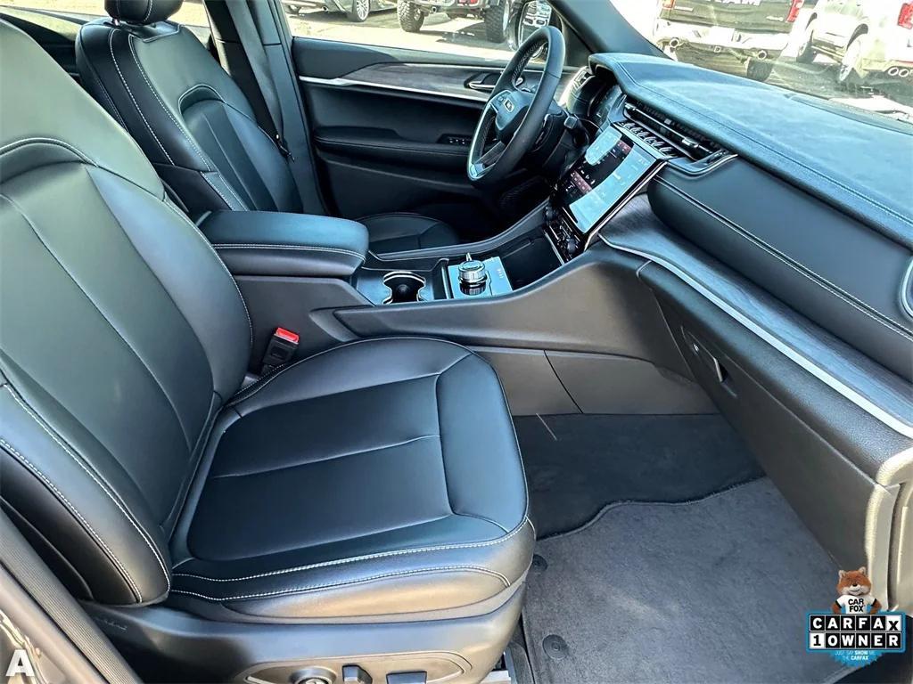 used 2025 Jeep Grand Cherokee car, priced at $38,999