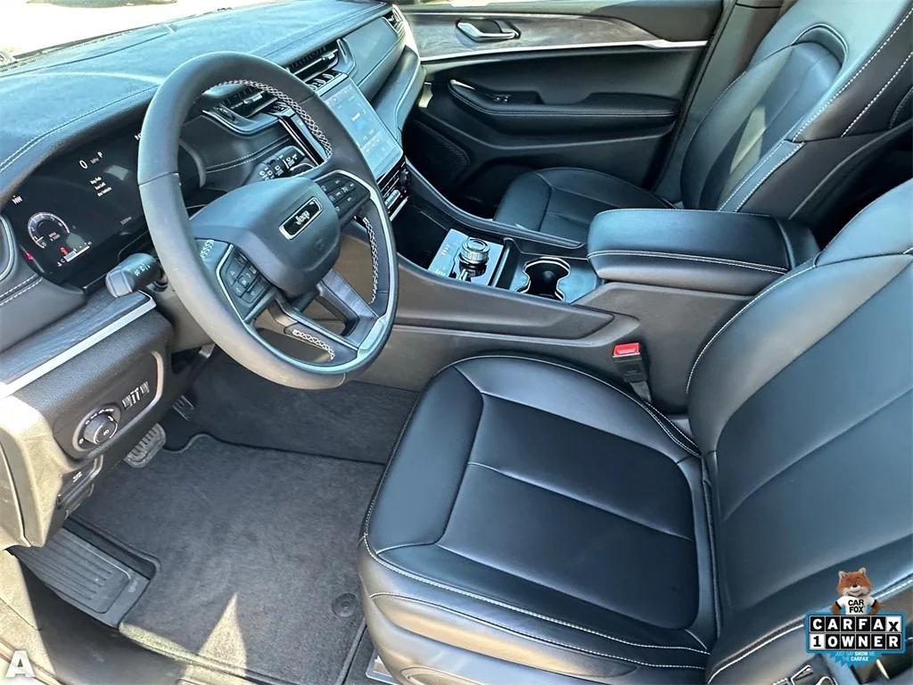 used 2025 Jeep Grand Cherokee car, priced at $38,999