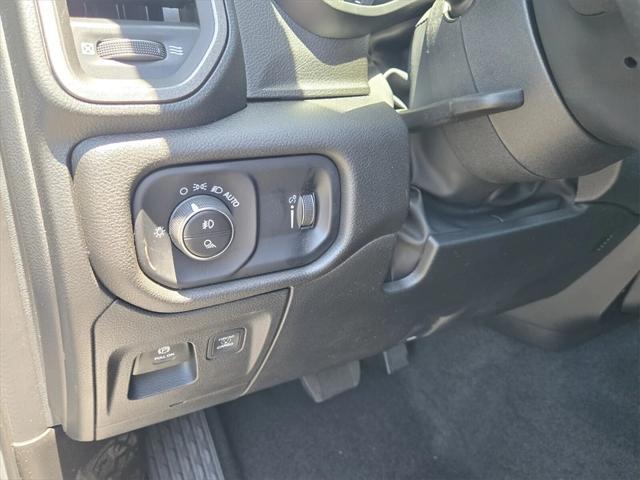 new 2025 Ram 1500 car, priced at $52,595