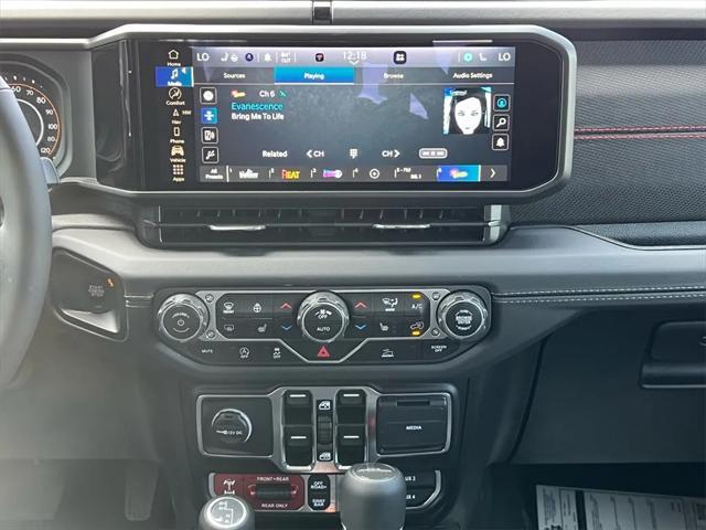new 2025 Jeep Gladiator car, priced at $64,380
