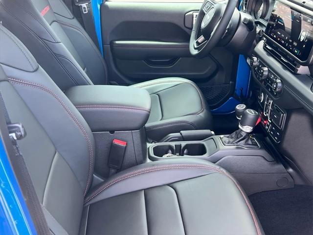 new 2025 Jeep Gladiator car, priced at $64,380