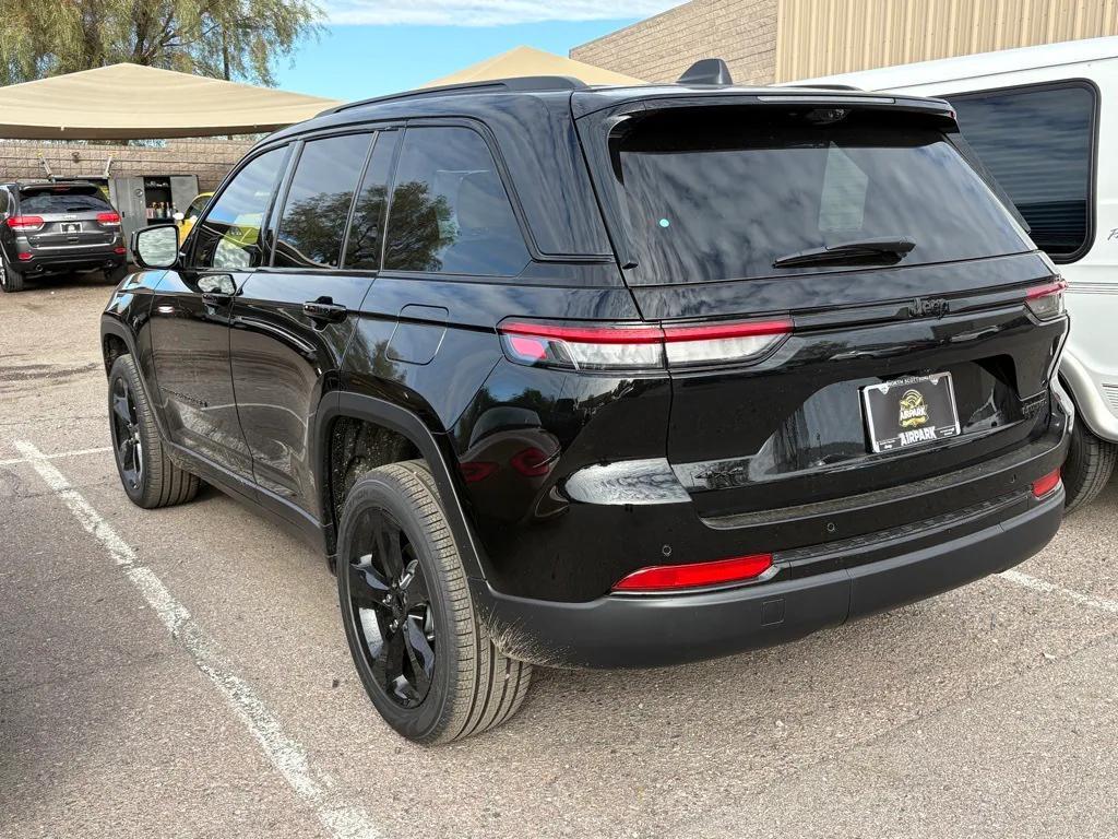 new 2025 Jeep Grand Cherokee car, priced at $56,655