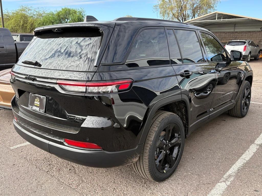 new 2025 Jeep Grand Cherokee car, priced at $56,655