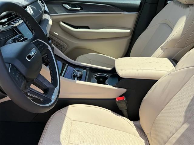 new 2025 Jeep Grand Cherokee car, priced at $52,935