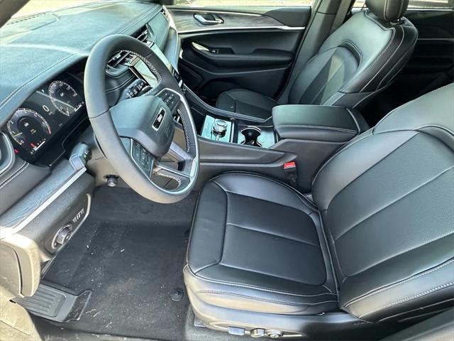 new 2025 Jeep Grand Cherokee car, priced at $56,455