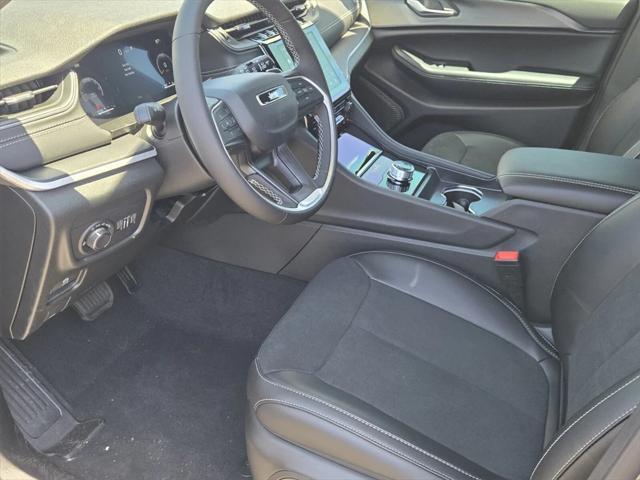 new 2025 Jeep Grand Cherokee car, priced at $49,370