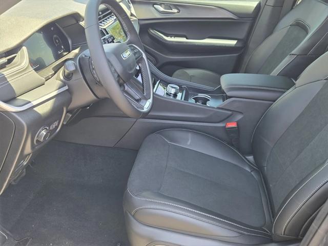 new 2025 Jeep Grand Cherokee car, priced at $49,370