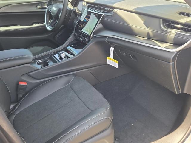 new 2025 Jeep Grand Cherokee car, priced at $49,370