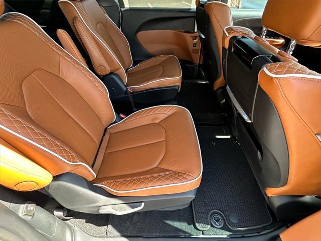 new 2024 Chrysler Pacifica car, priced at $55,585