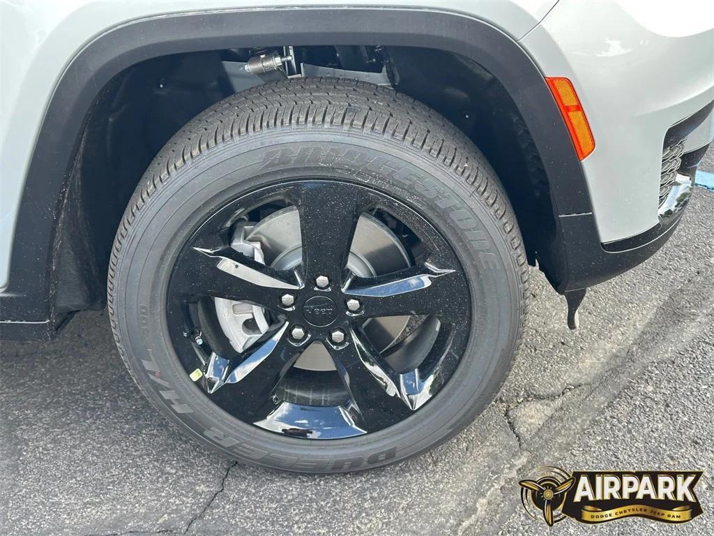 new 2025 Jeep Grand Cherokee L car, priced at $52,120