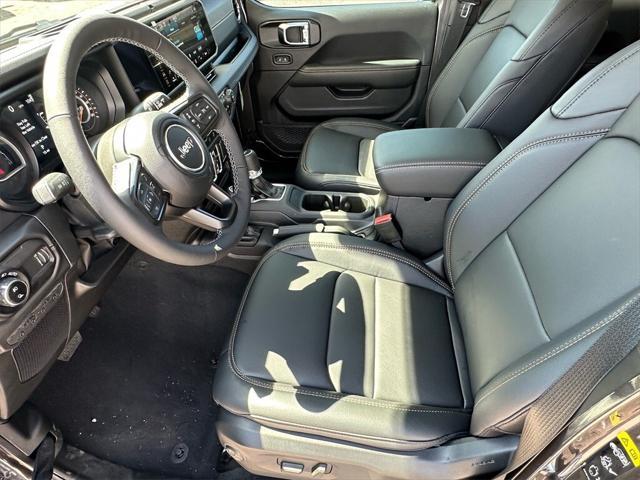 new 2025 Jeep Gladiator car, priced at $52,695