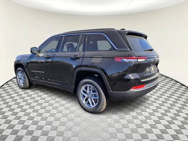 new 2025 Jeep Grand Cherokee car, priced at $40,175