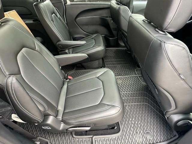 new 2025 Chrysler Pacifica car, priced at $48,315