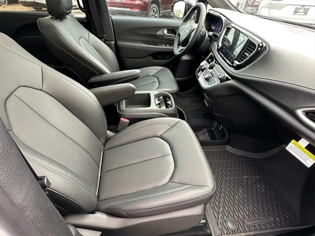 new 2025 Chrysler Pacifica car, priced at $48,315