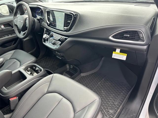 new 2025 Chrysler Pacifica car, priced at $48,315