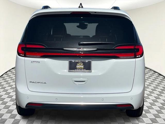 new 2024 Chrysler Pacifica car, priced at $55,585