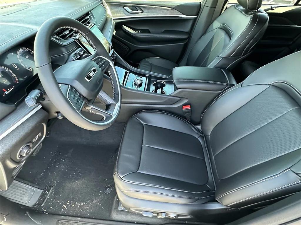 new 2025 Jeep Grand Cherokee car, priced at $56,455