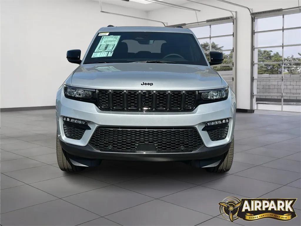 new 2025 Jeep Grand Cherokee car, priced at $56,455