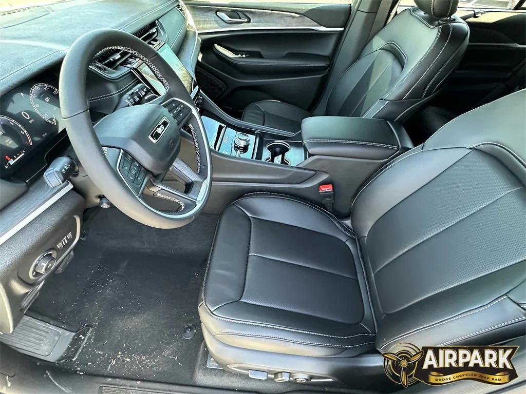 new 2025 Jeep Grand Cherokee car, priced at $56,455