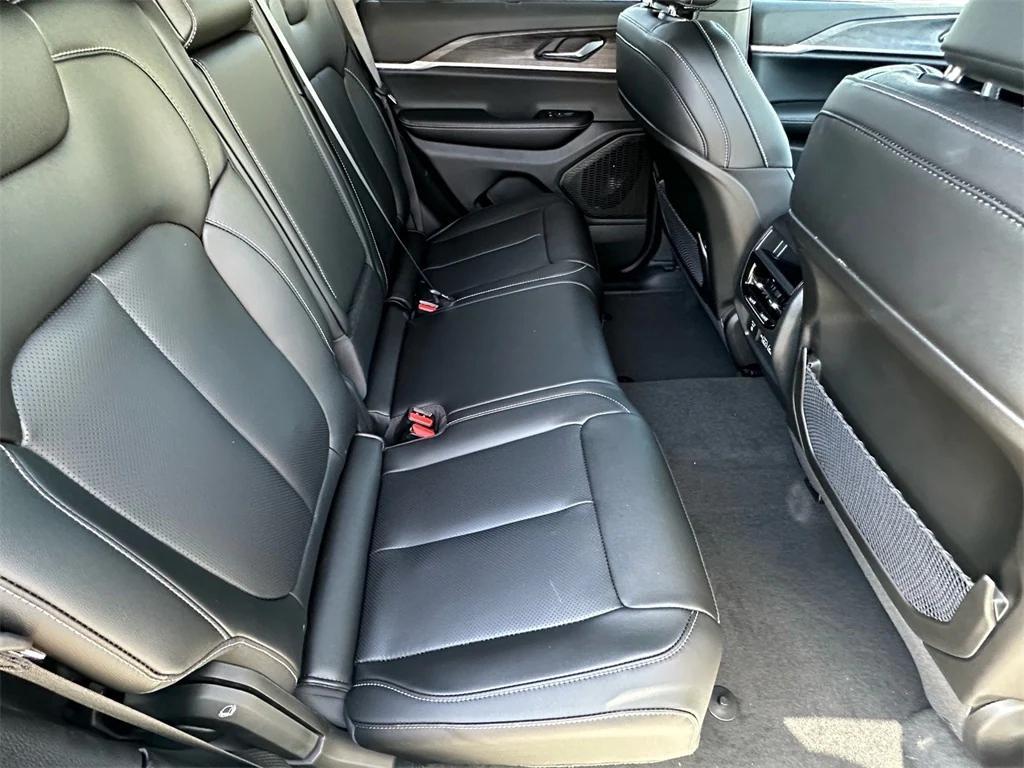 new 2025 Jeep Grand Cherokee car, priced at $56,455