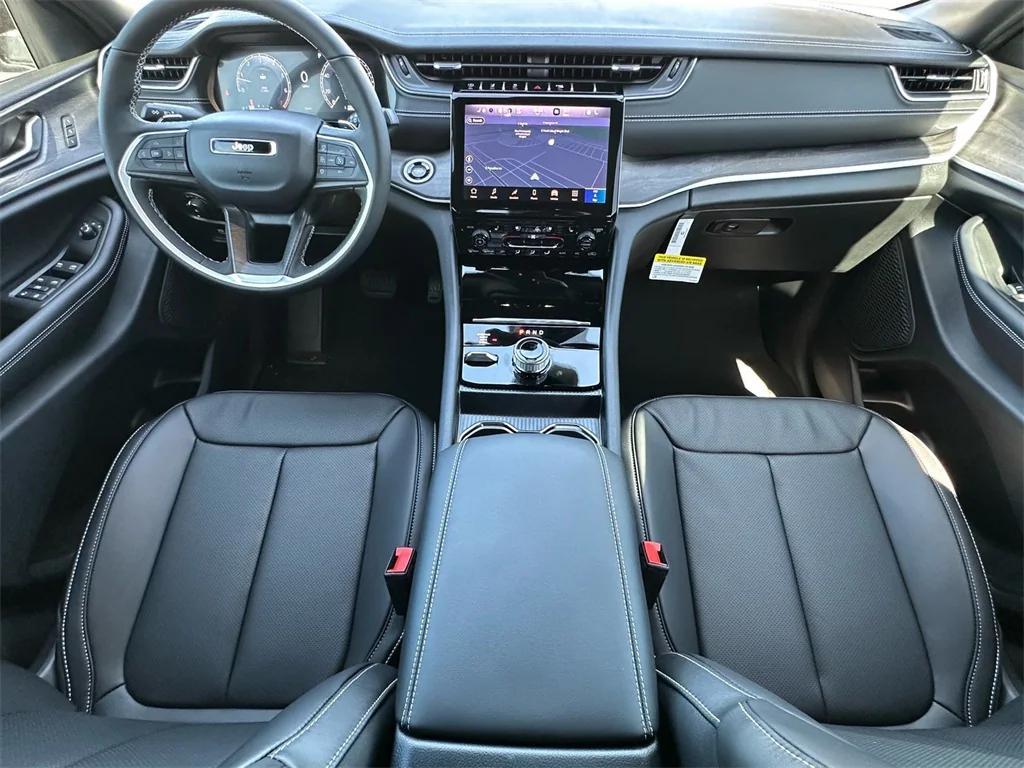 new 2025 Jeep Grand Cherokee car, priced at $56,455