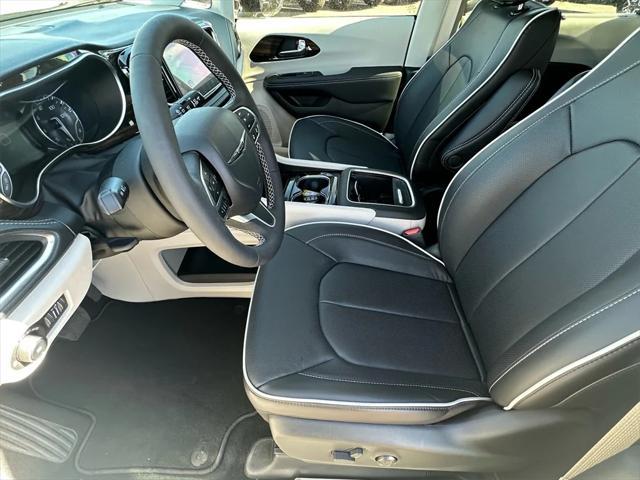 new 2024 Chrysler Pacifica car, priced at $51,415