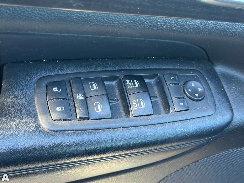 used 2018 Jeep Grand Cherokee car, priced at $14,365