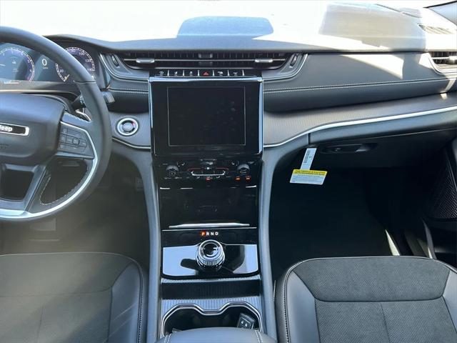 new 2025 Jeep Grand Cherokee car, priced at $49,370