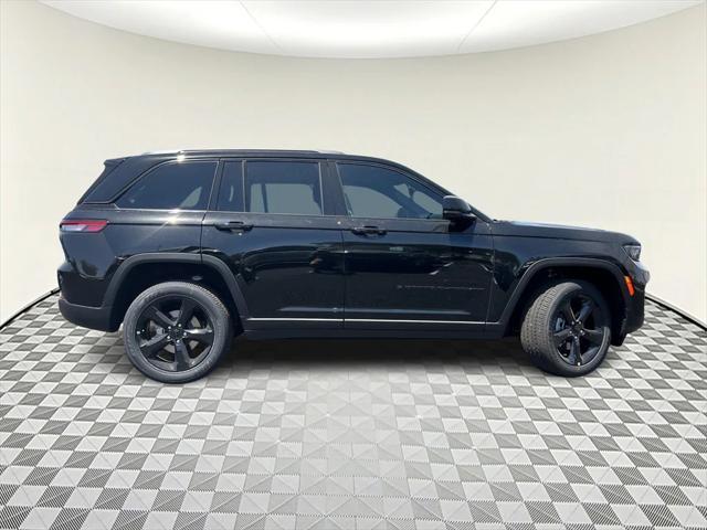 new 2025 Jeep Grand Cherokee car, priced at $49,370
