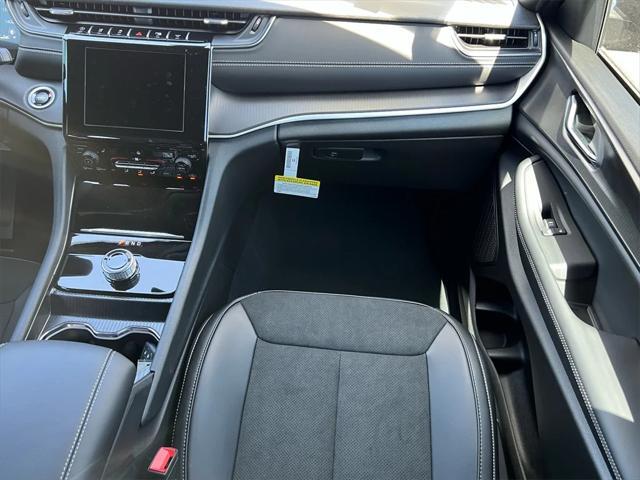 new 2025 Jeep Grand Cherokee car, priced at $49,370