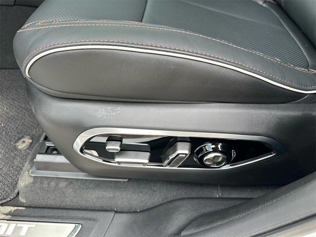 new 2025 Jeep Grand Cherokee car, priced at $67,925