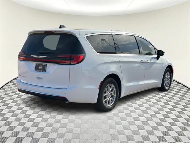 new 2025 Chrysler Pacifica car, priced at $46,420