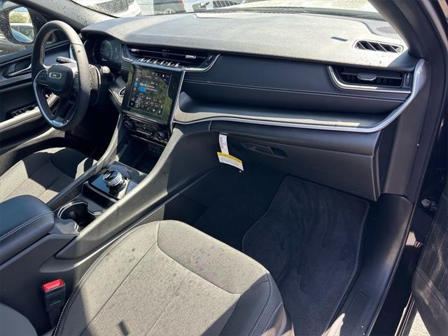 new 2025 Jeep Grand Cherokee L car, priced at $46,215