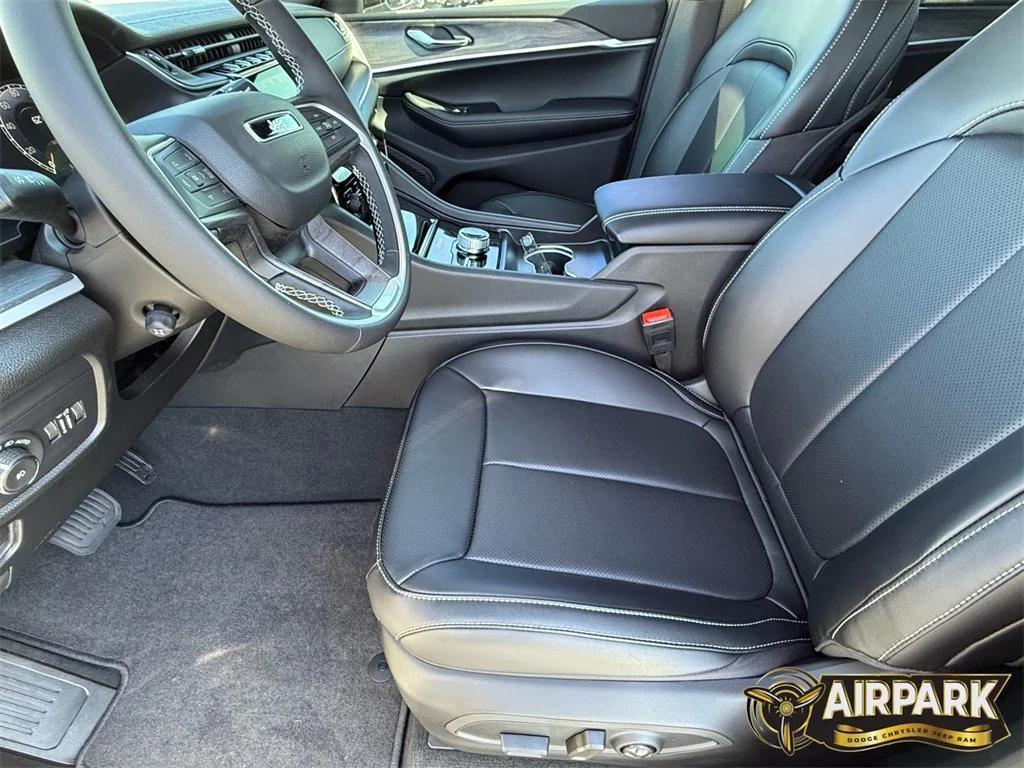 new 2025 Jeep Grand Cherokee L car, priced at $58,160