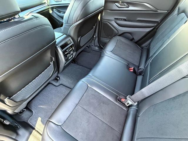 new 2025 Jeep Grand Cherokee car, priced at $48,775