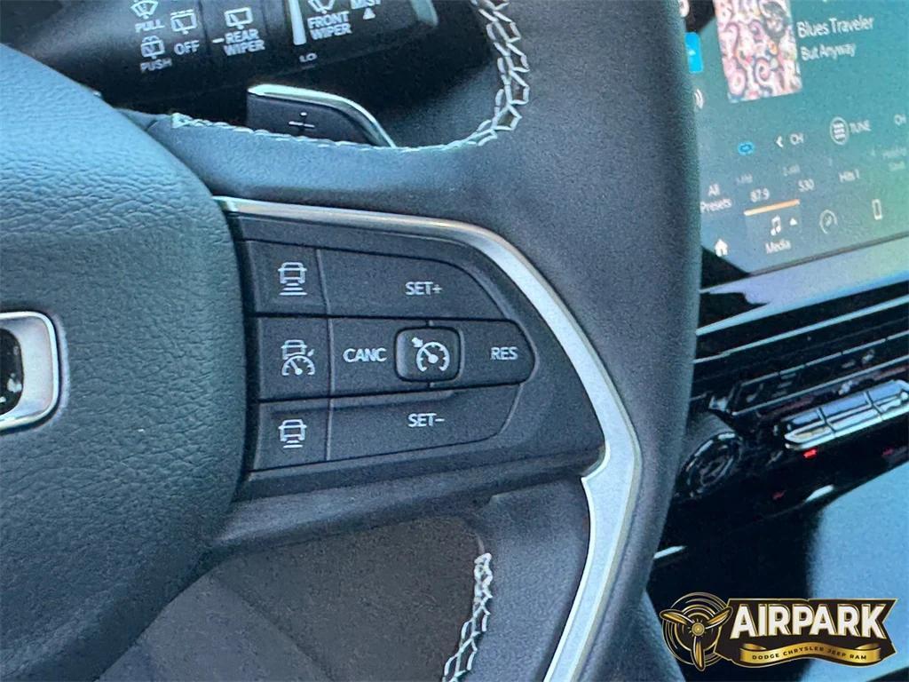 new 2025 Jeep Grand Cherokee car, priced at $44,170