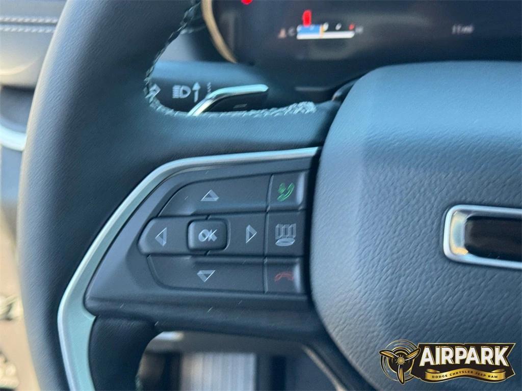 new 2025 Jeep Grand Cherokee car, priced at $44,170