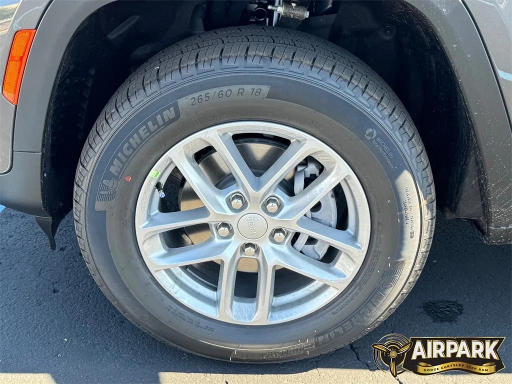 new 2025 Jeep Grand Cherokee car, priced at $44,170