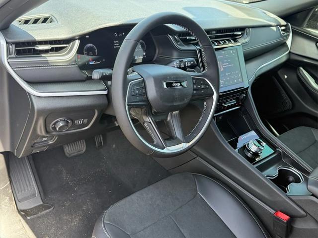 new 2025 Jeep Grand Cherokee car, priced at $47,725