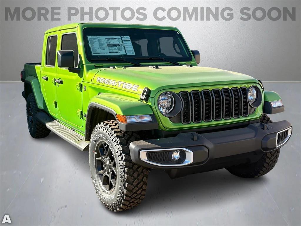 new 2025 Jeep Gladiator car, priced at $51,300