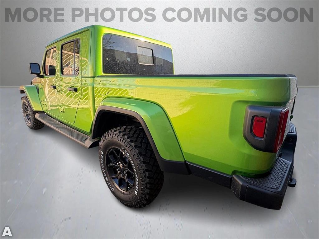 new 2025 Jeep Gladiator car, priced at $51,300