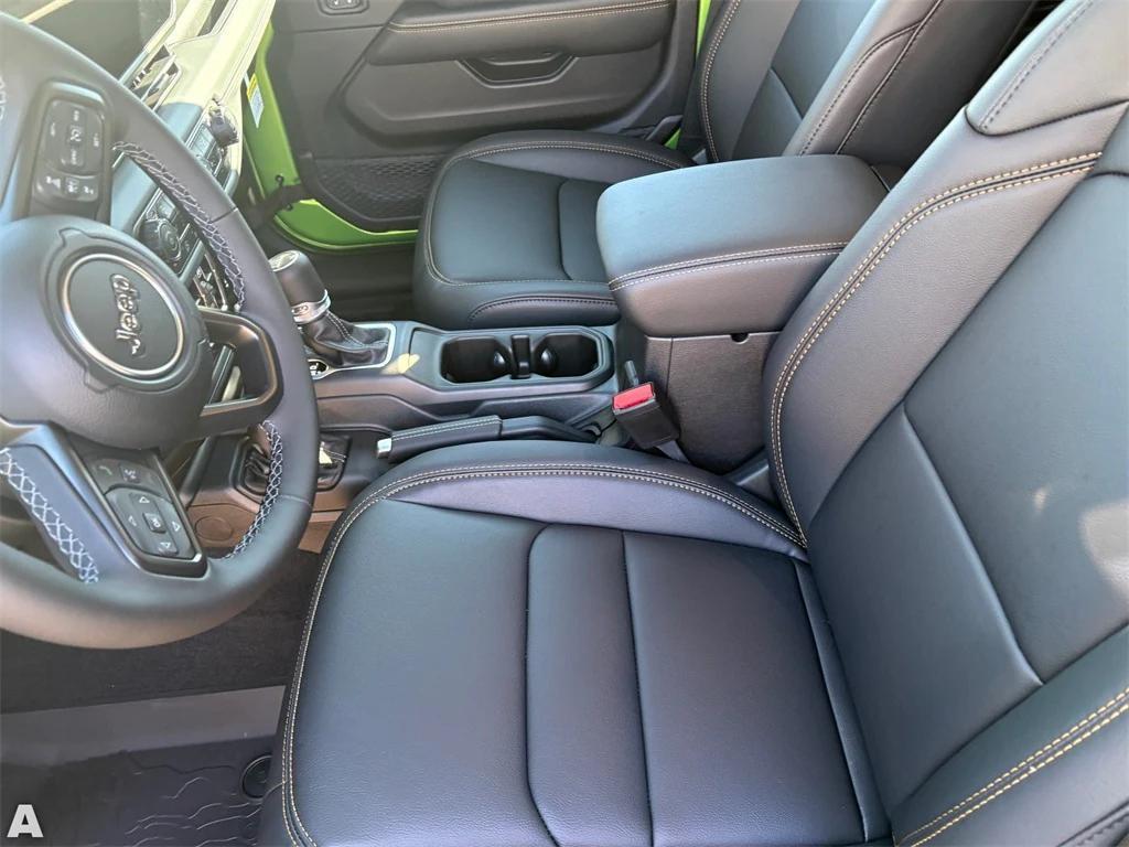 new 2025 Jeep Gladiator car, priced at $51,300