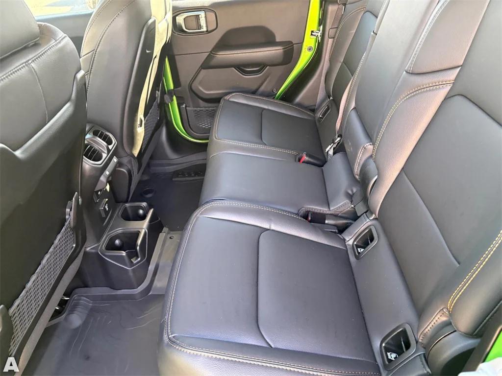 new 2025 Jeep Gladiator car, priced at $51,300