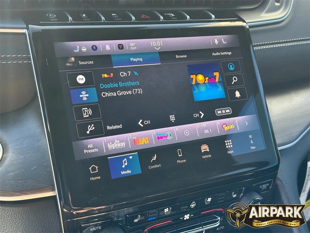 new 2025 Jeep Grand Cherokee car, priced at $56,655