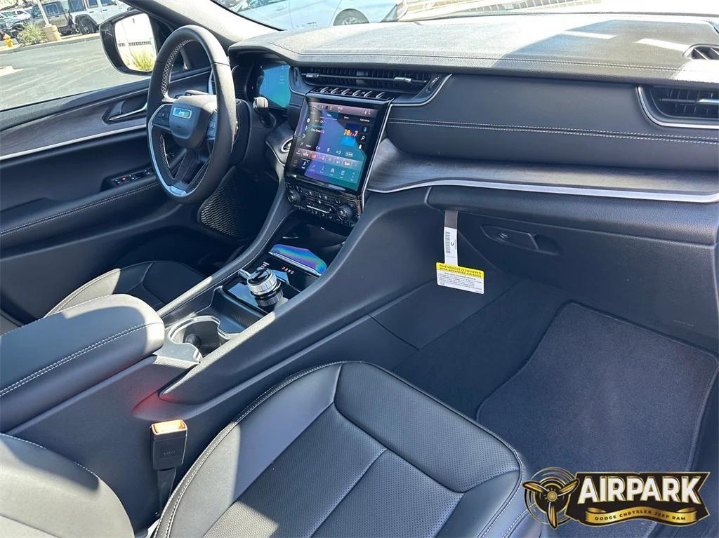 new 2025 Jeep Grand Cherokee car, priced at $56,655