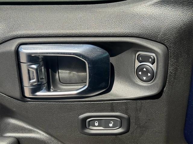 new 2025 Jeep Gladiator car, priced at $47,630