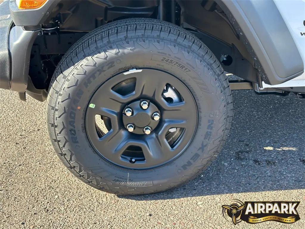 new 2025 Jeep Wrangler car, priced at $46,215