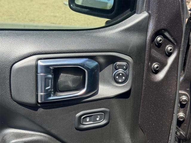 new 2025 Jeep Wrangler car, priced at $45,335