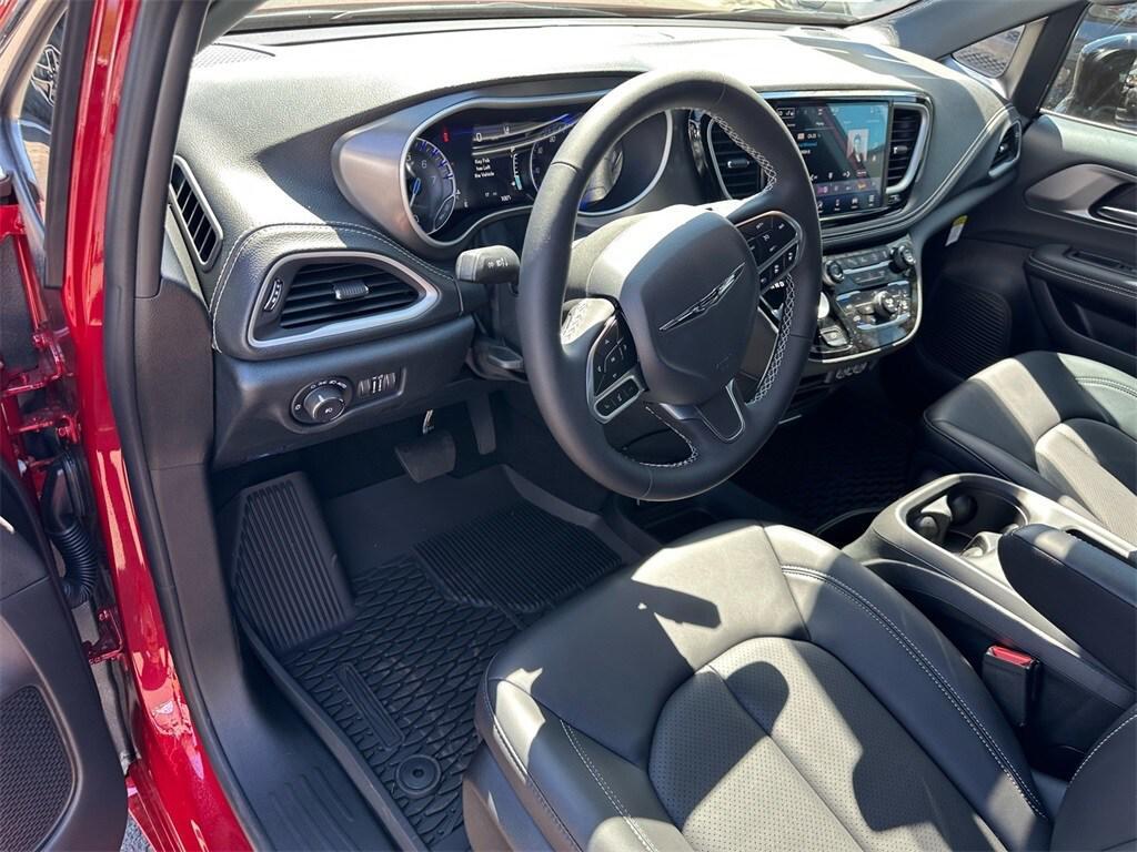 new 2025 Chrysler Pacifica car, priced at $49,285
