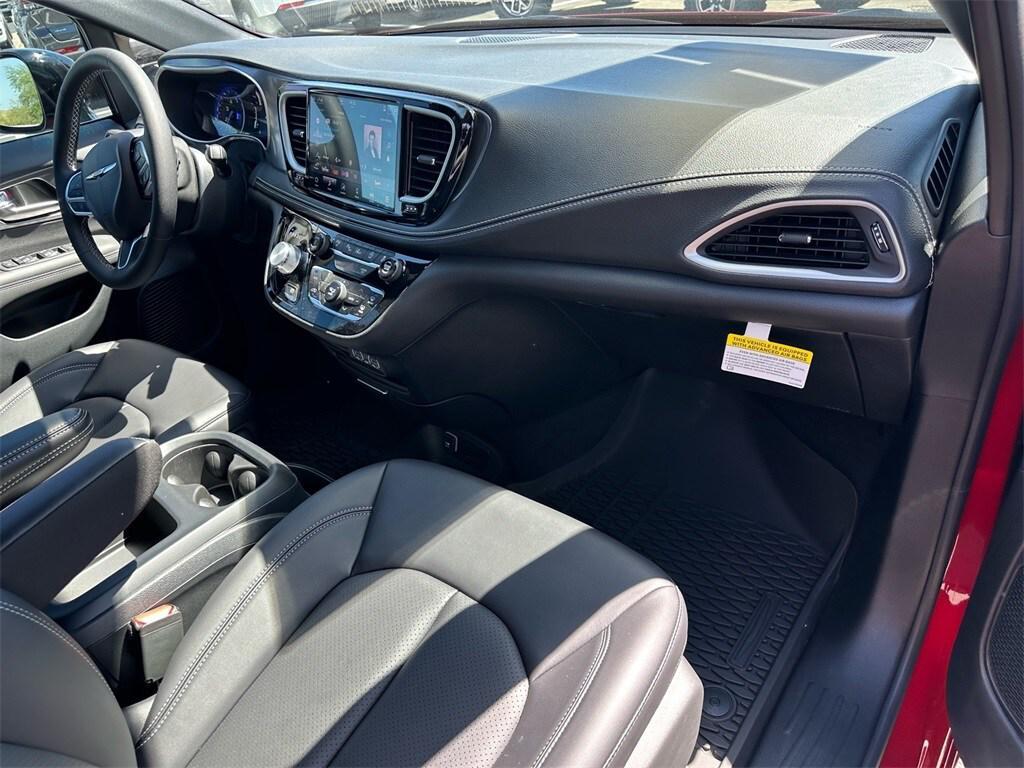 new 2025 Chrysler Pacifica car, priced at $49,285
